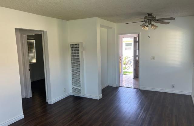 1 BEDROOOM 1 BATH - AVALON GREENS Gallery 3