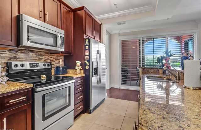 23161 Fashion Dr Gallery 3