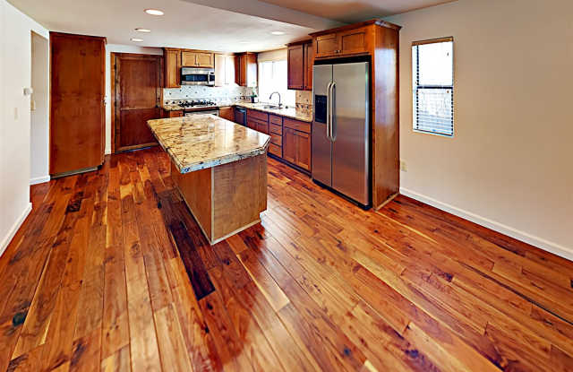 11975 Calle Limonero Gallery 3