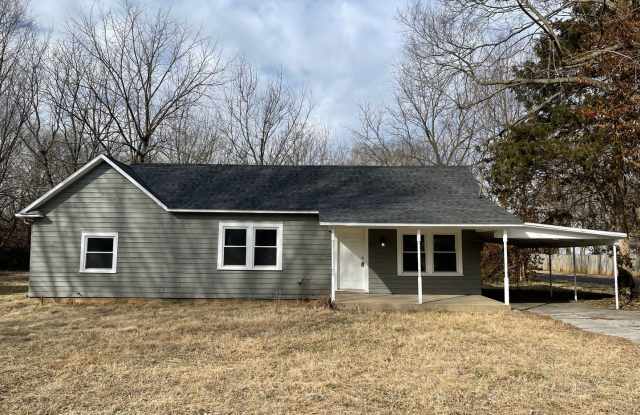 Updated 3 bed/1 bath, 1300 sqft home! 911 N Glenn Ave in Springfield MO. photos photos