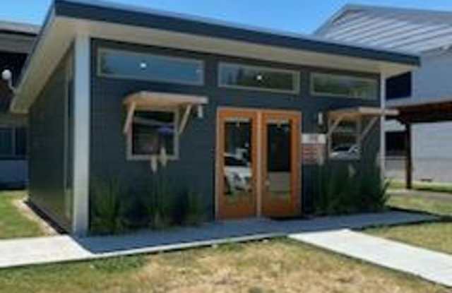 1809 on Cox Gallery 3