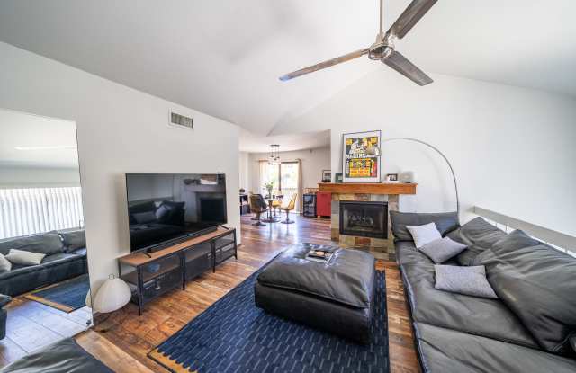 3459 Reynard Way - C Gallery 4