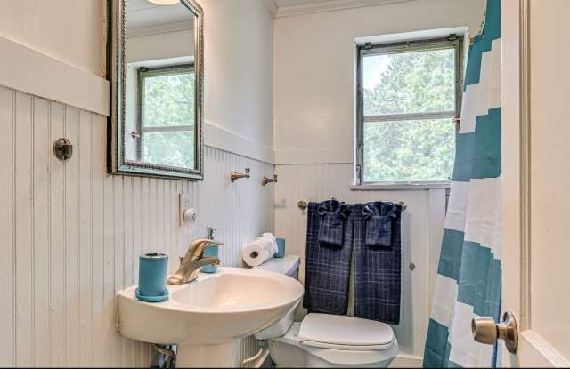 Room in 4 Bedroom Home at Austin Dr Gallery 3