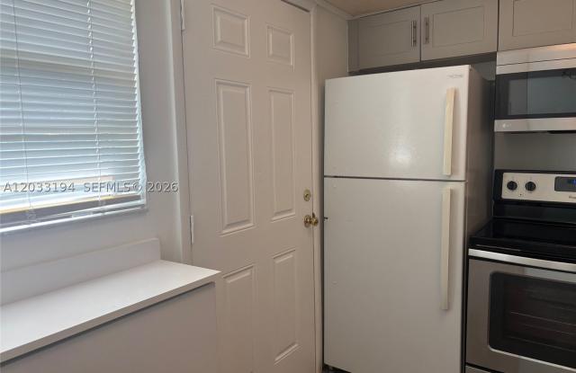 2790 NE 201st Ter Gallery 2
