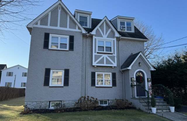 43 Bradford Street - 43 Bradford Street, Harrison, NY 10528