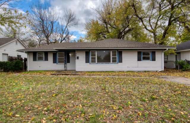 3004 Somerset PL photos photos