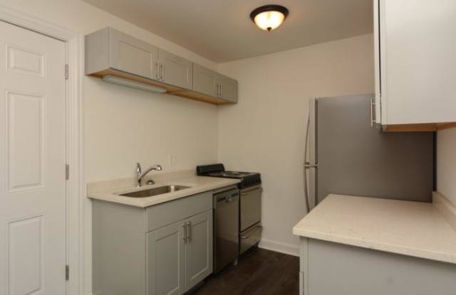 6002 Winthrop Gallery 3