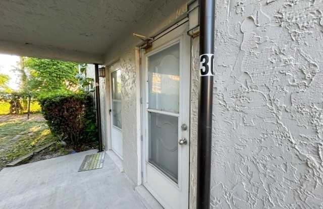 1103 CYPRESS GARDENS Boulevard Gallery 2