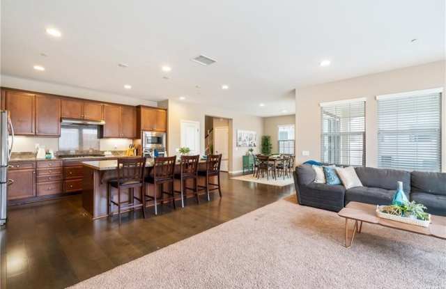 14394 Willamette Avenue Gallery 4