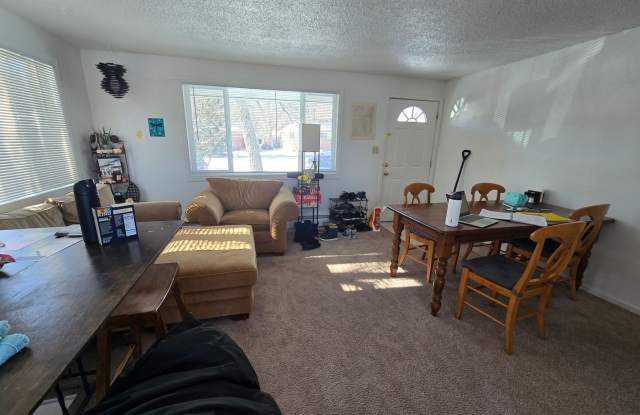 Spacious 5 Bedroom Boulder Home - 3695 Madison Avenue, Boulder, CO 80303