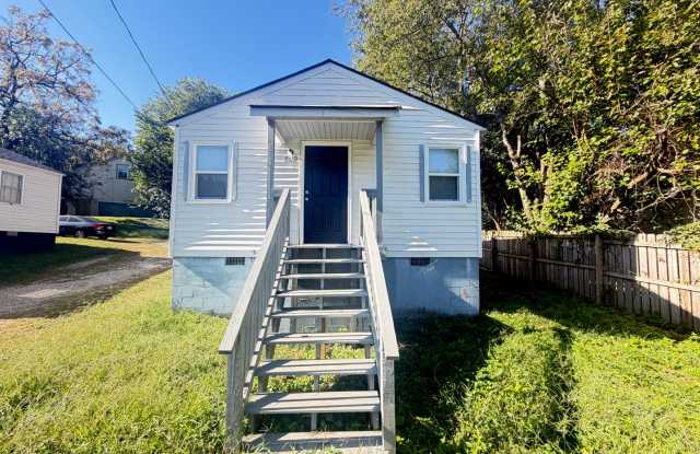 Small 2 bed 1 bath house close to downtown Kannapolis and the Research Campus Gallery 1