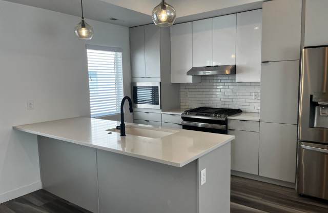 Absolutely GORGEOUS Condo in Salt Lake City!!! Gallery 4