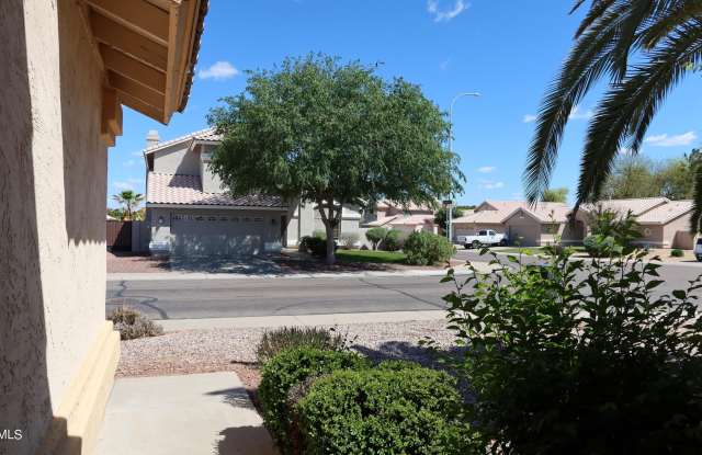 1079 W RAVEN Drive Gallery 2