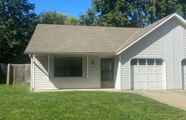 114 Southeast Greystone Drive - 114 Southeast Greystone Drive, Lee's Summit, MO 64063