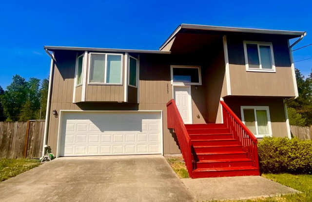 Spacious 3 Bedroom, 2 Bathroom Home! photos photos