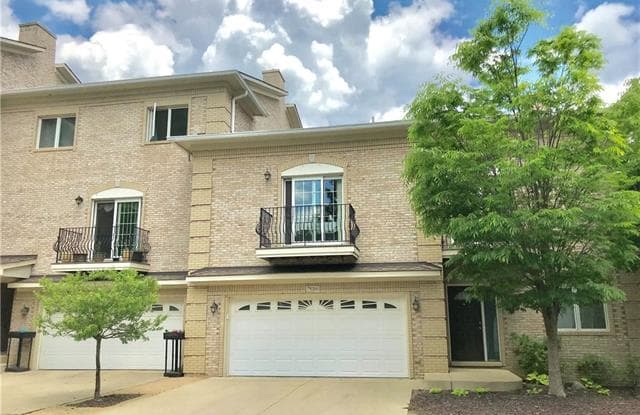 28468 TRACI Trail - 28468 Traci Trl, Novi, MI 48377