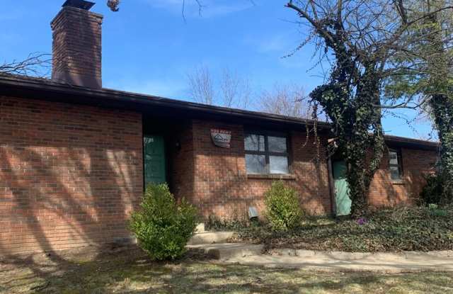 *** AVAILABLE AUGUST 2027 *** 3 Bedroom - 2 Bath Home (Great for a large group!) photos photos