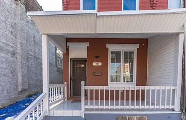 3232 North Sydenham Street Gallery 2