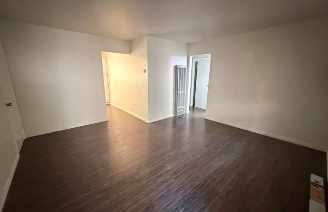 One Bedroom Apartment in the Heart of Midtown Gallery 2