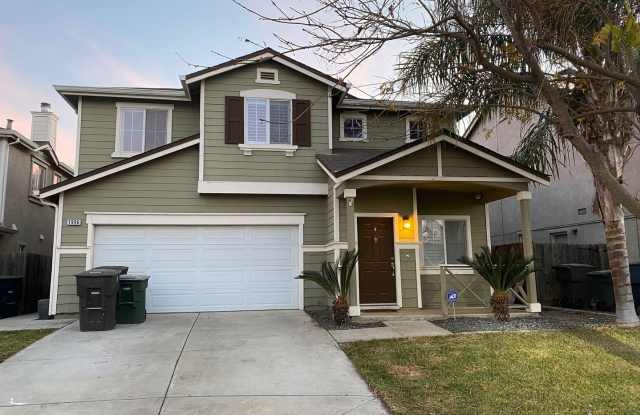 Great home in a court photos photos