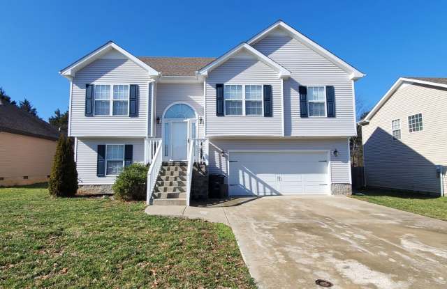 5 Bedrooms 3 Bathroom Split Foyer photos photos