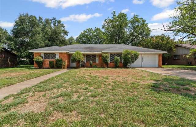 1237 Wedgewood Drive - 1237 Wedgewood Drive, Cleburne, TX 76033