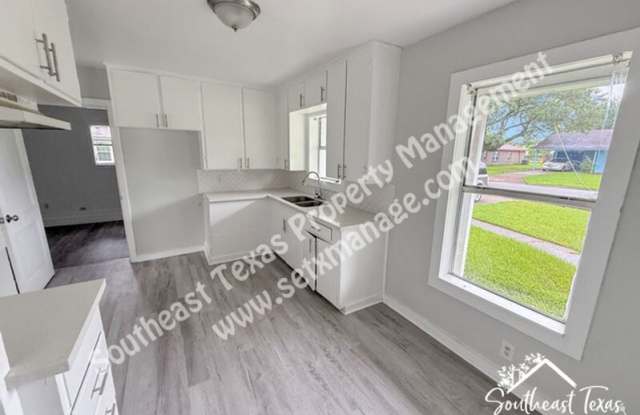 2325 Butler Drive Gallery 4