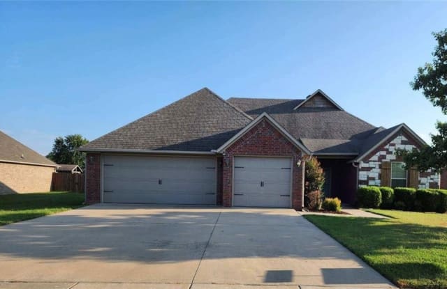 3807  SW Roundstone  BLVD - 3807 Southwest Roundstone Boulevard, Bentonville, AR 72713