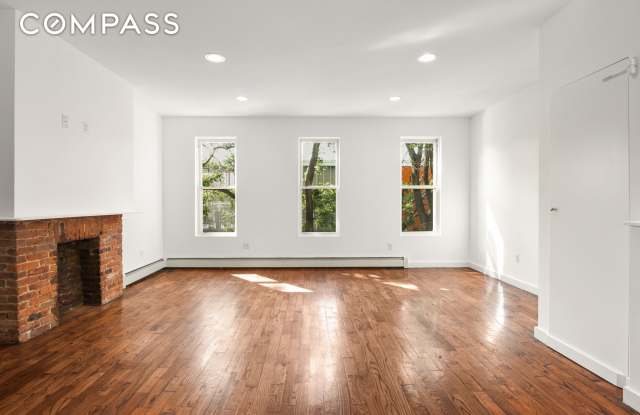 1076 Decatur Street photos photos