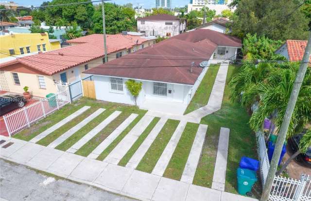 1765 NW 4th St photos photos