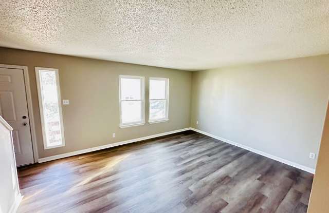 A Great Living Space in the Heart of the City! Gallery 2