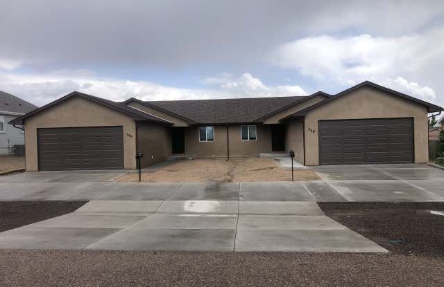 748 S Bellflower Dr - 748 South Bellflower Drive, Pueblo West, CO 81007
