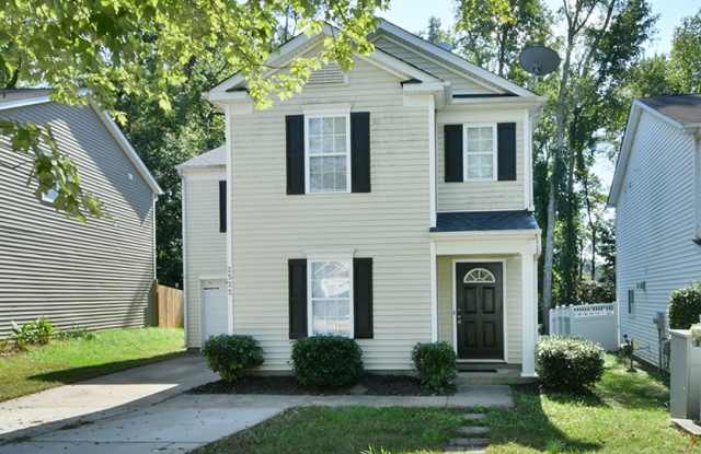 Charlotte home Professionally managed by Select Real Estate Group INC - 2522 Cochrane Drive, Charlotte, NC 28269