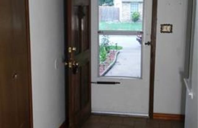1817 Vine Drive Gallery 2