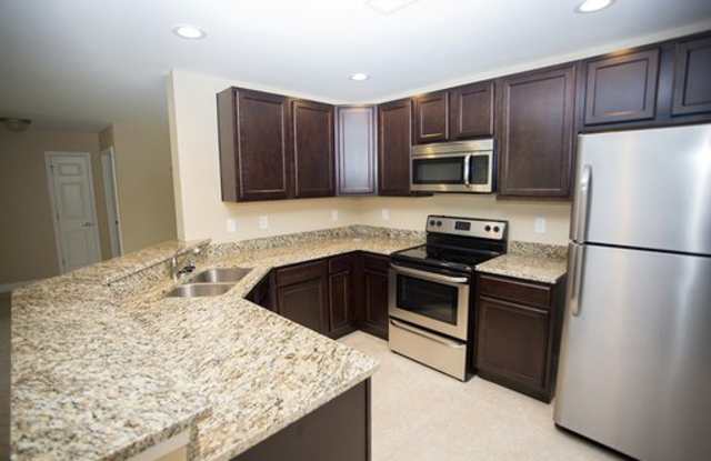 Beautiful 2B/2B Apartment in FWB in Pristine Nature Setting! ** $500 OFF PROMO First Month's Rent** photos photos