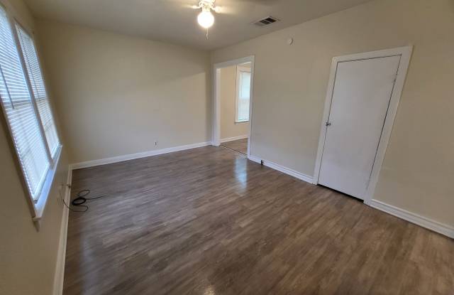 505 West Hallmark Avenue photos photos