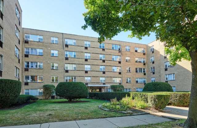 2115 W Farwell Gallery 2