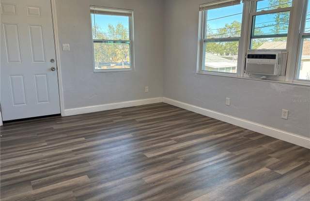 420 15TH Avenue S Gallery 2