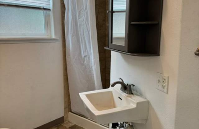 Bright & Updated Studio – One-Level Living with Landscaping Included! Gallery 3