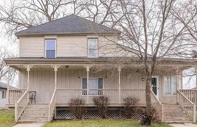 Unicorn alert!!!  5 bedroom 2 story home of your dreams! photos photos