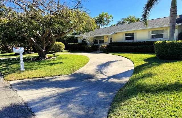 2448 Holly Ln Gallery 1