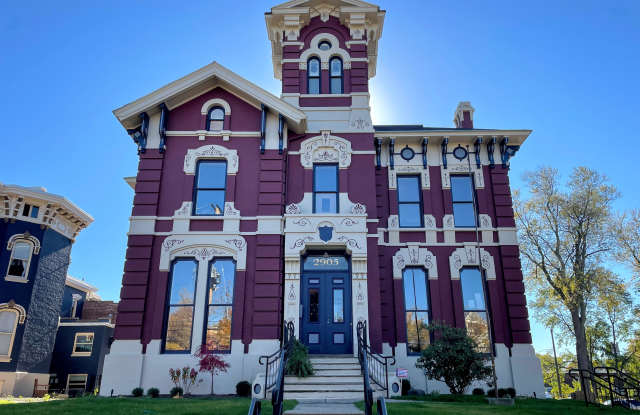 Rhodes Mansion - 2905 Franklin Boulevard, Cleveland, OH 44113