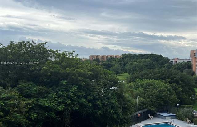 9682 Fontainebleau Blvd photos photos