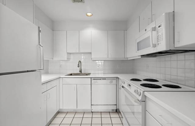 206 Shearwater Ct W Apt 61 Gallery 2