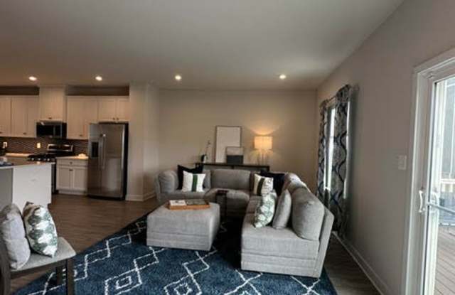 Community Living in Lake Frederick Gallery 4