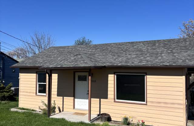 2015 East 14th Street - 2015 East 14th Street, The Dalles, OR 97058