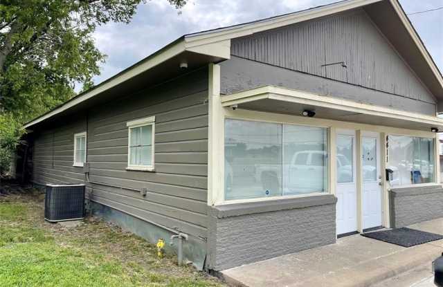 4411 Moulton Street photos photos