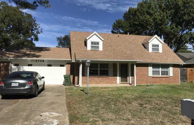 2703 Norwood Ln - 2703 Norwood Lane, Arlington, TX 76013