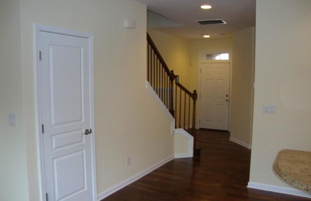 2120 Knoll Pl NE Gallery 4
