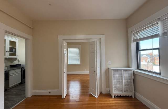 Avail for May or June! 1-Bed on Beacon St. w/ Heat/Hot Water Incl photos photos